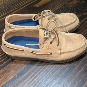 Boys Sperry boat shoes